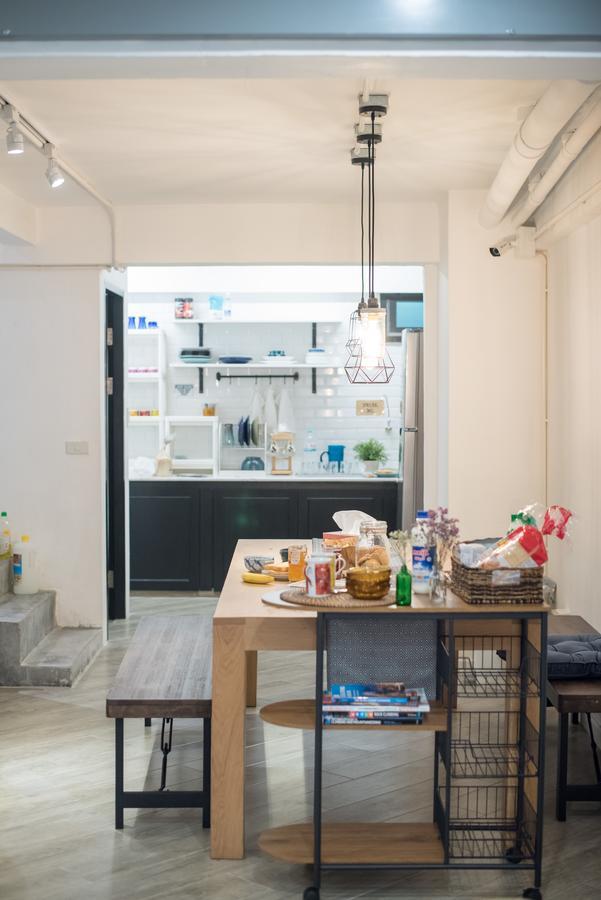 Moon House Hostel Bangkok Exterior foto