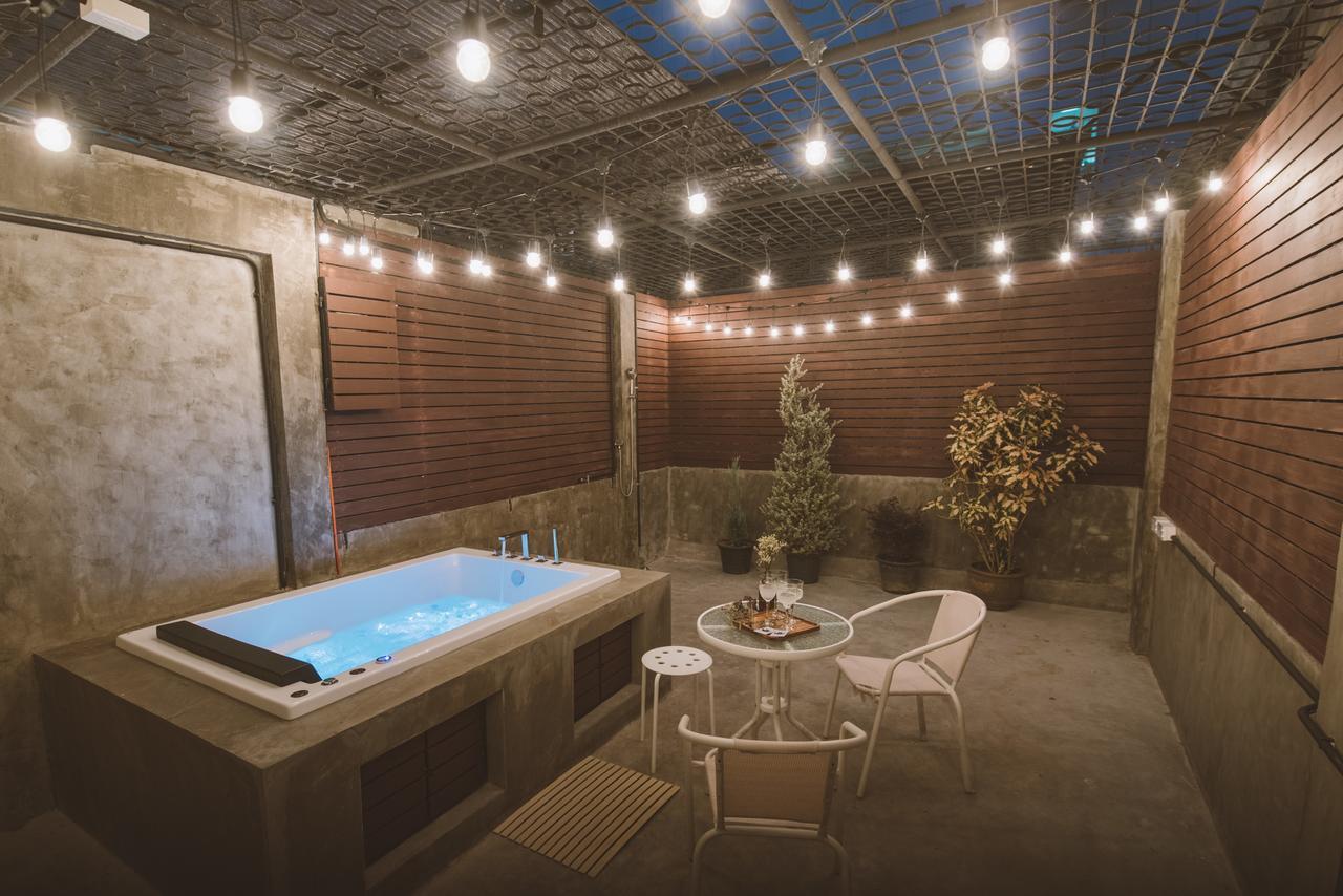 Moon House Hostel Bangkok Exterior foto